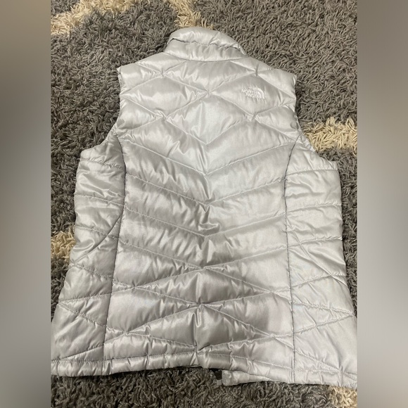 North Face Women’s Vest - Picture 5 of 5